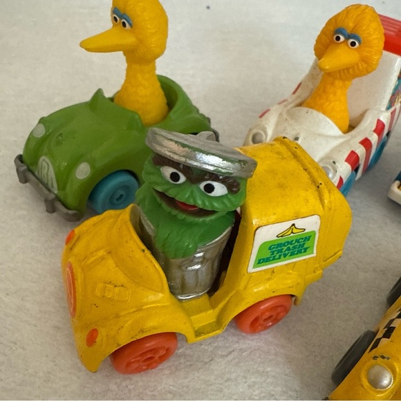 Hasbro & Playskool Muppets
Sesame Street 6 Diecast Vintage
Cars - Picture 5 of 6
